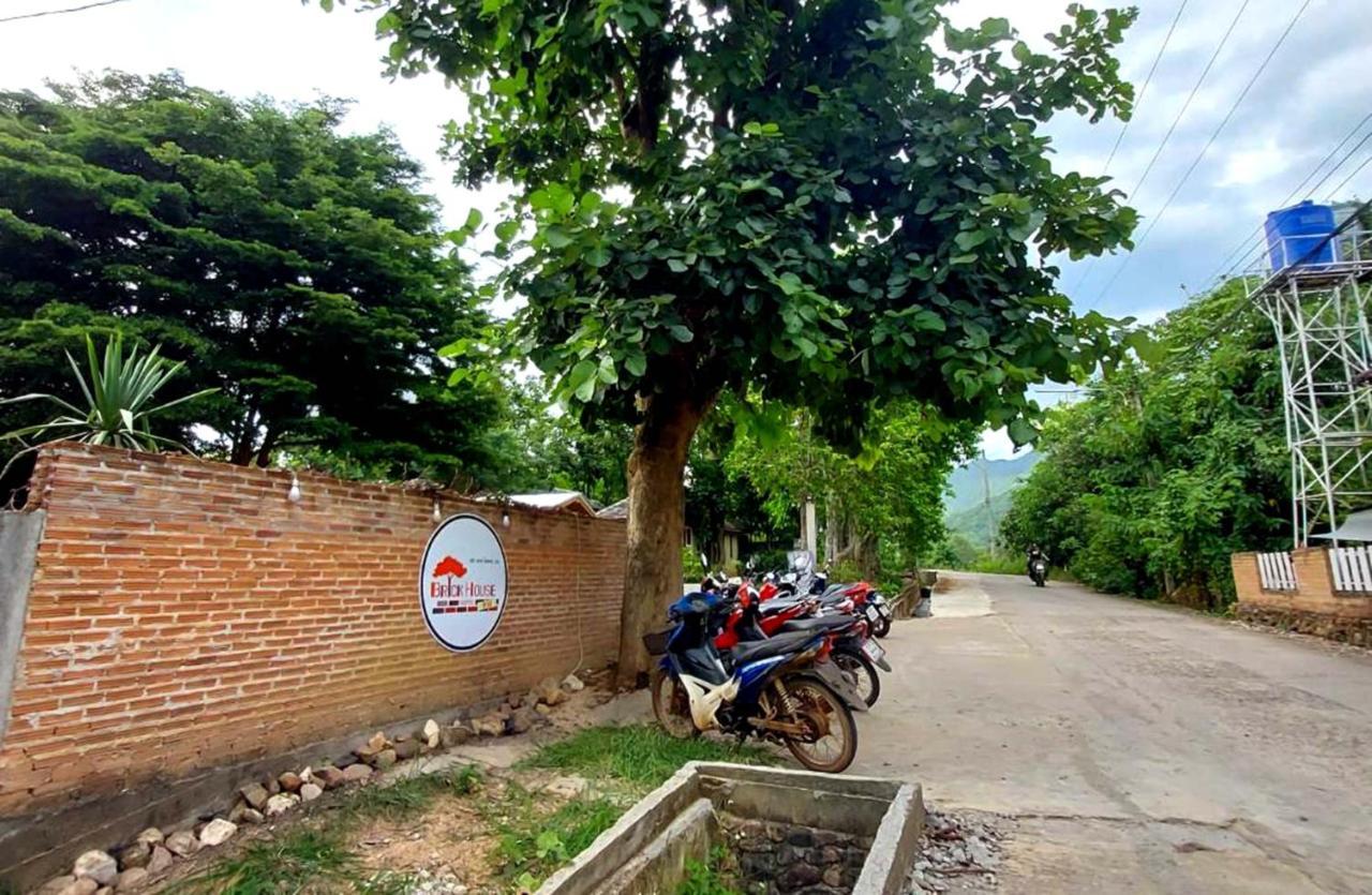 Brick House Hostel Pai Bagian luar foto