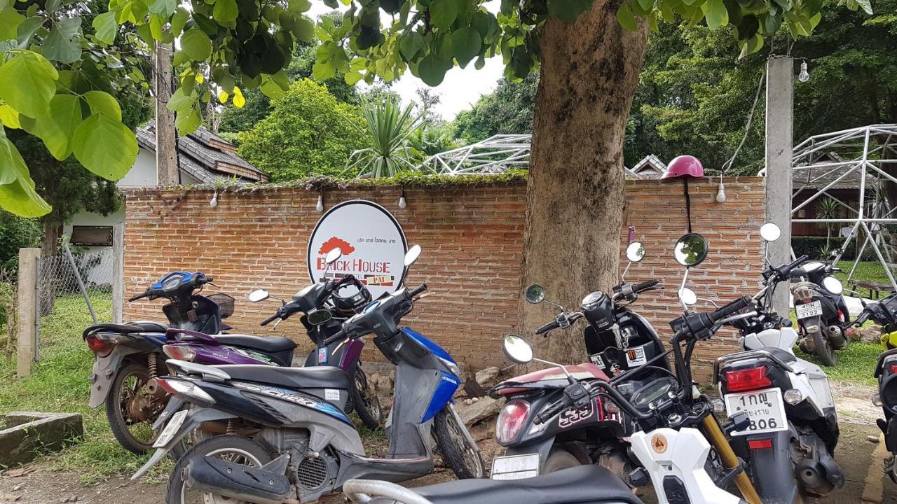 Brick House Hostel Pai Bagian luar foto
