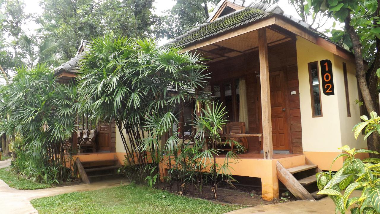 Brick House Hostel Pai Bagian luar foto