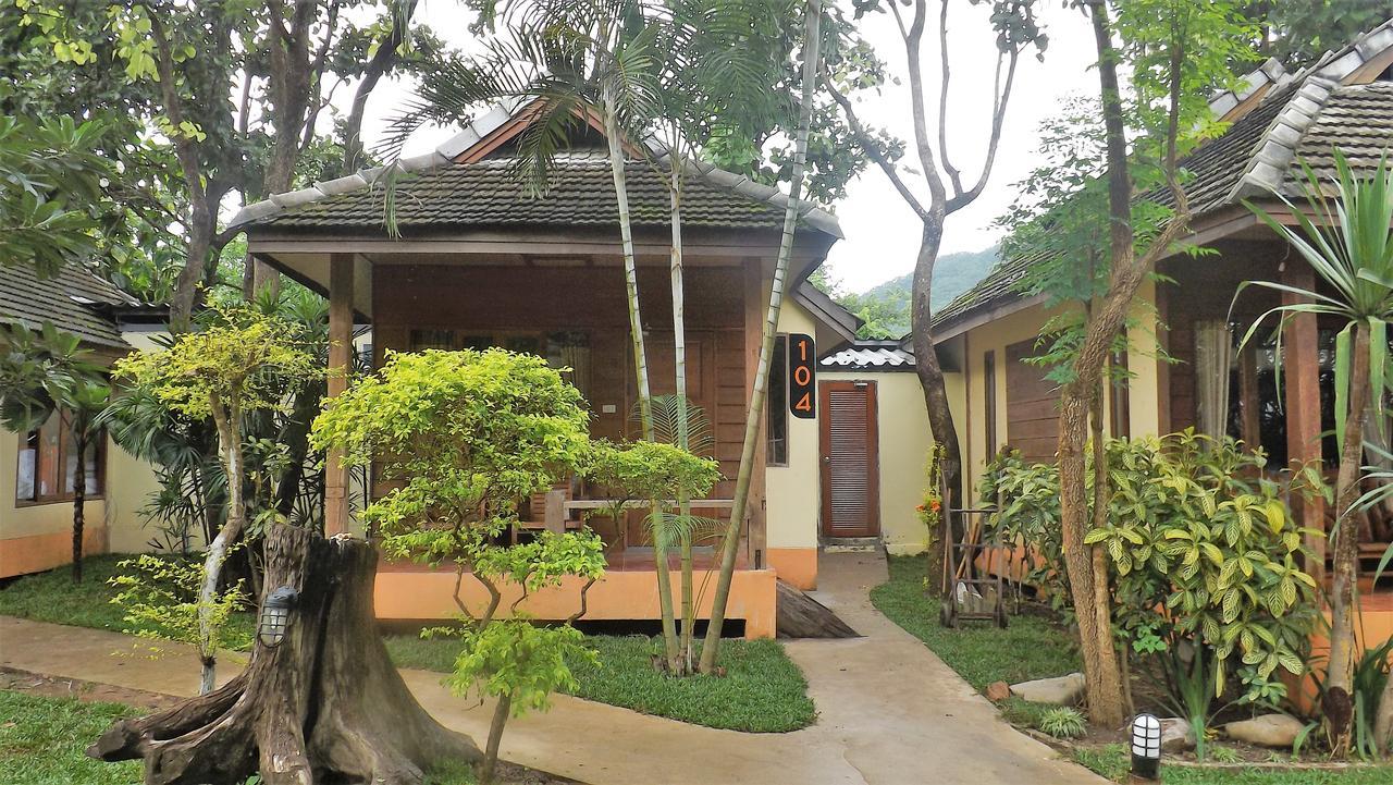 Brick House Hostel Pai Bagian luar foto