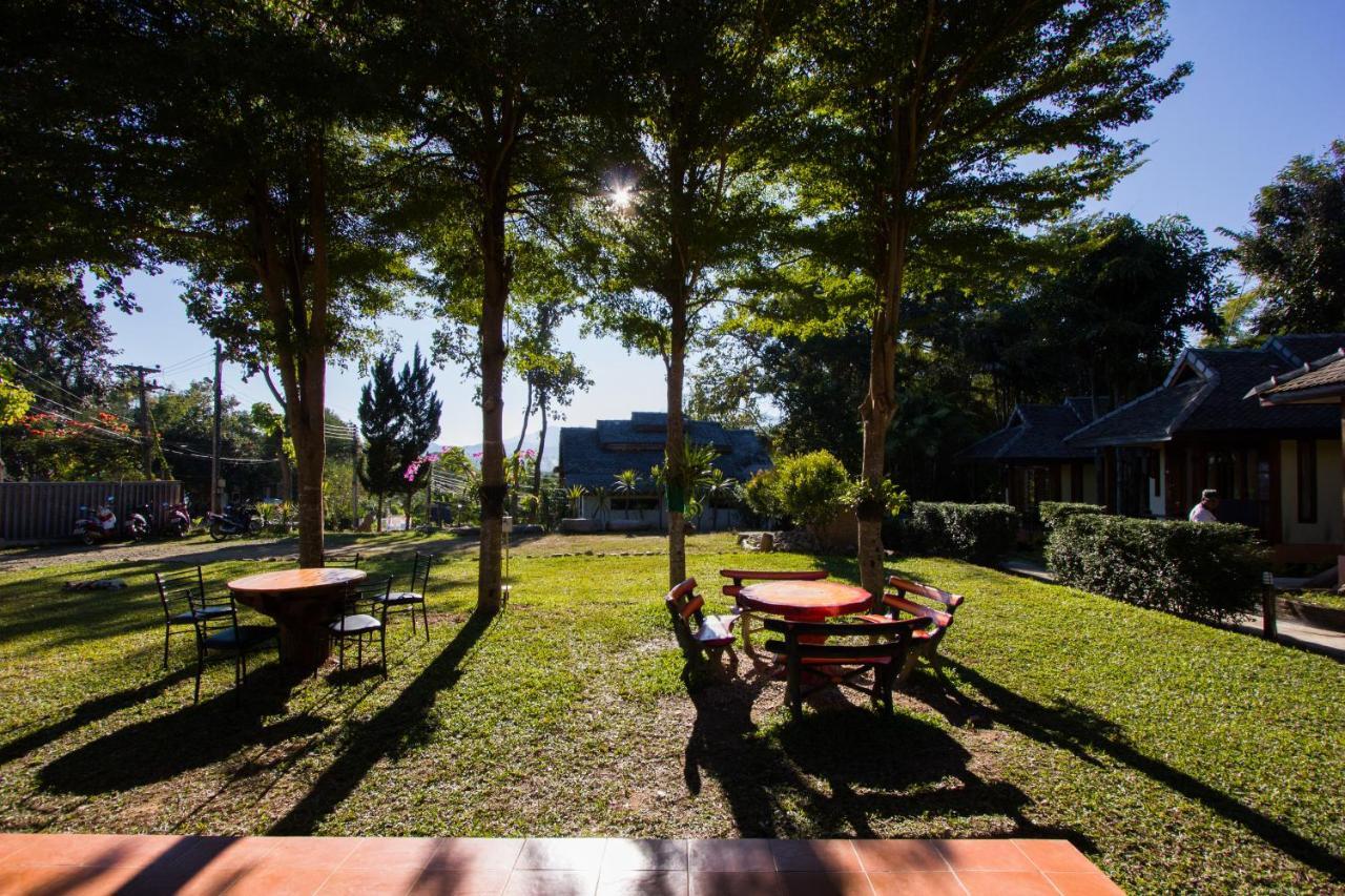 Brick House Hostel Pai Bagian luar foto